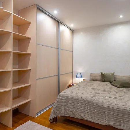 Luxury In The Old Town דירה